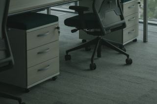 Vérin fauteuil bureau : remplacer le vérin à gaz soi-même